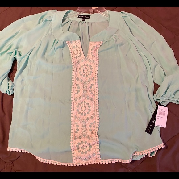 My Michelle Tops - My Michelle Mint w/cream detail XL Blouse NWT